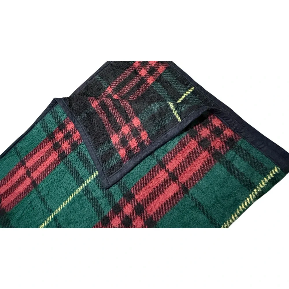 Vintage Reversible Plaid Throw Blanket Green Black Red Quilt Tartan Print Fleece